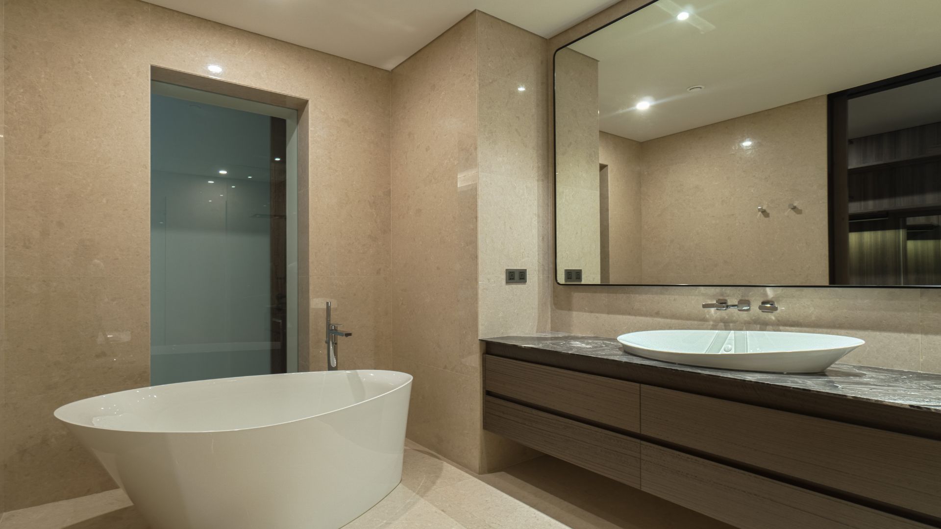 Pakubuwono-3BR-Bathroom Pakubuwono Menteng – Prestigious 3BR Residence