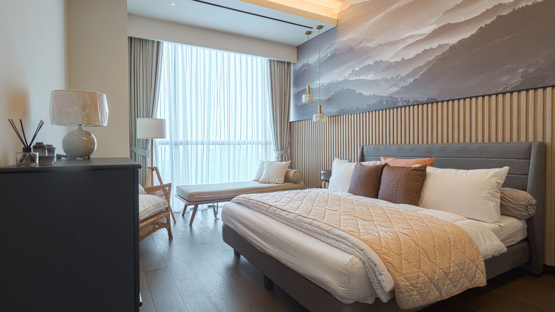 Pakubuwono-3BR-Master Bedroom Pakubuwono Menteng – Prestigious 3BR Residence