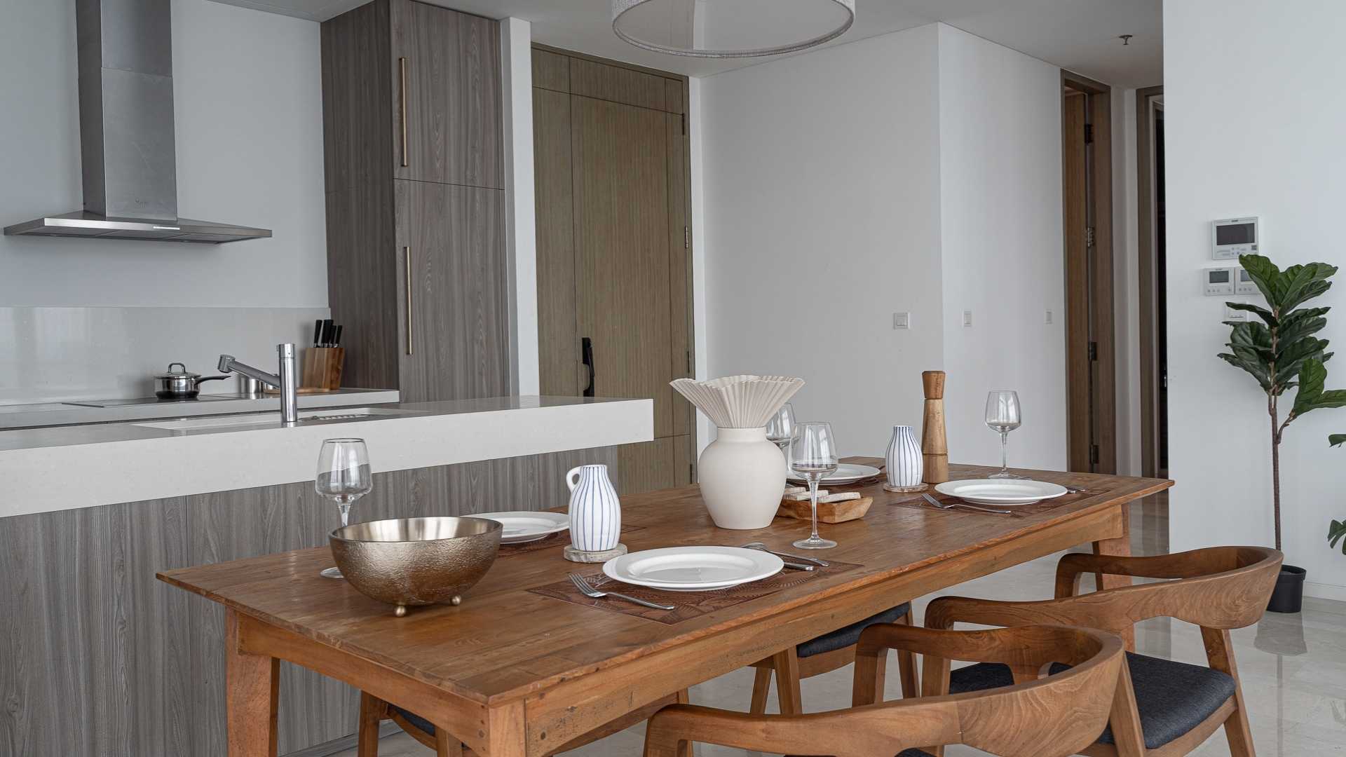 Expansive Verde Two 2BR Well Designed
