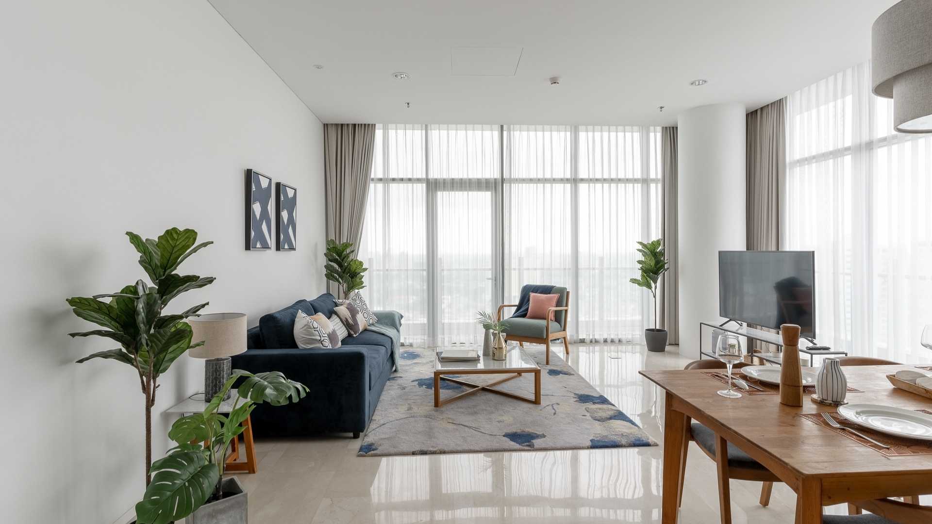 Expansive Verde Two 2BR Well Designed