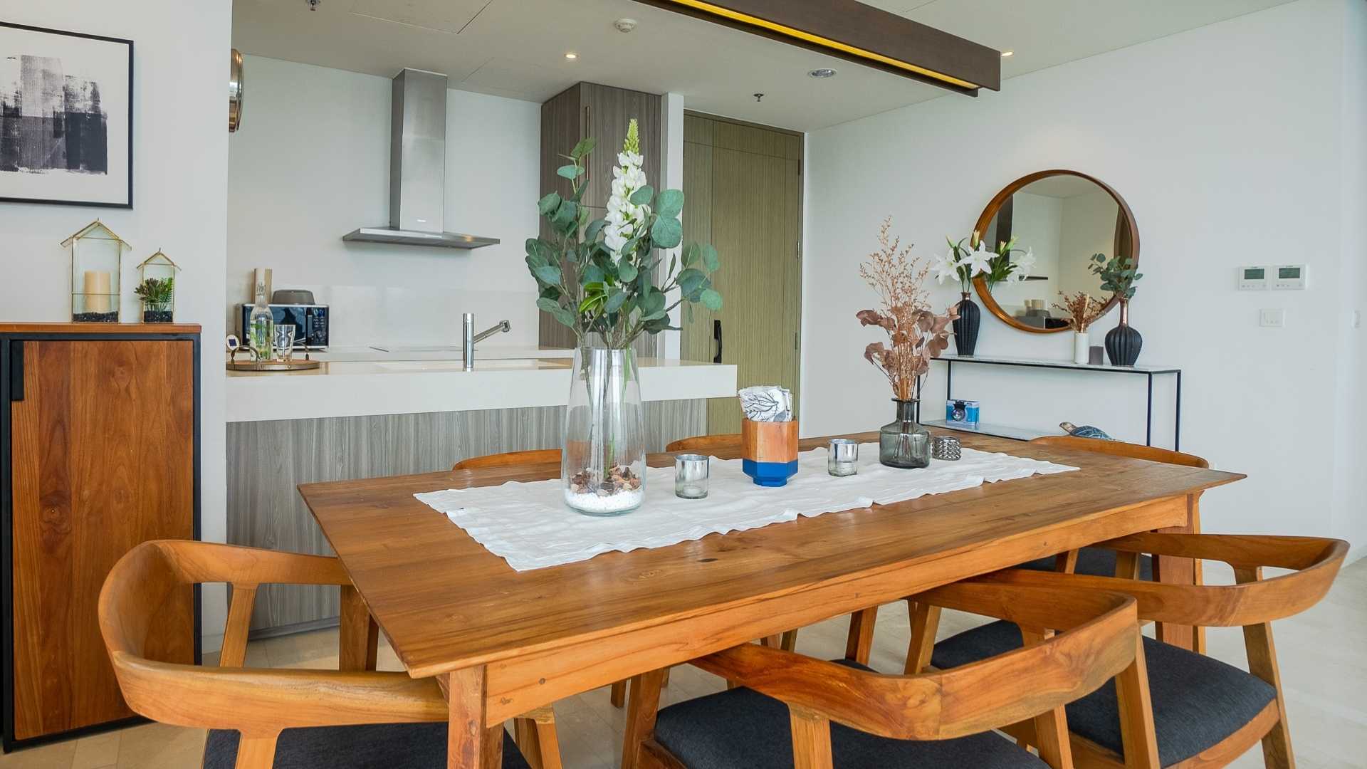 Two Verde Terraverde-3BR-Dining table Verde Two 3BR – Contemporary High-End Living