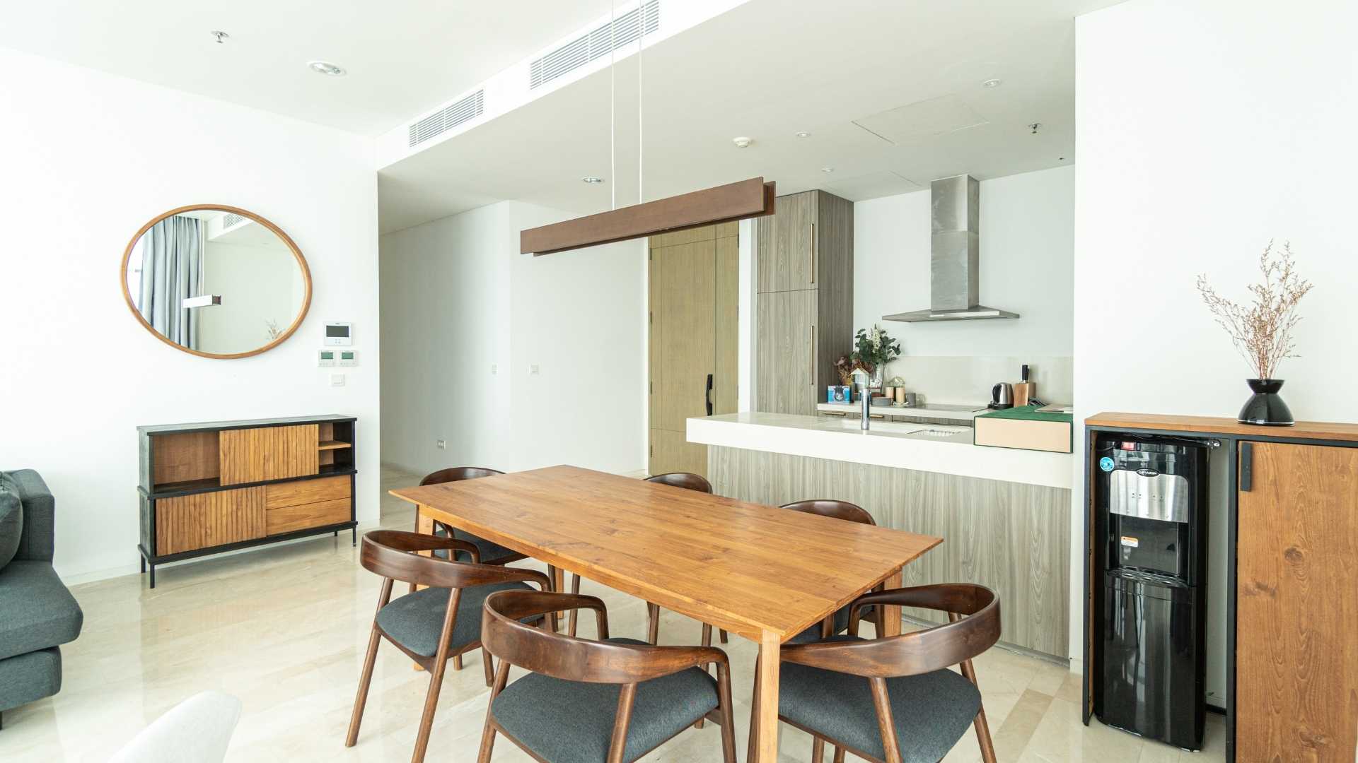 Two Verde Terraverde-3BR-Dining table Verde Two – Well-Appointed Residence