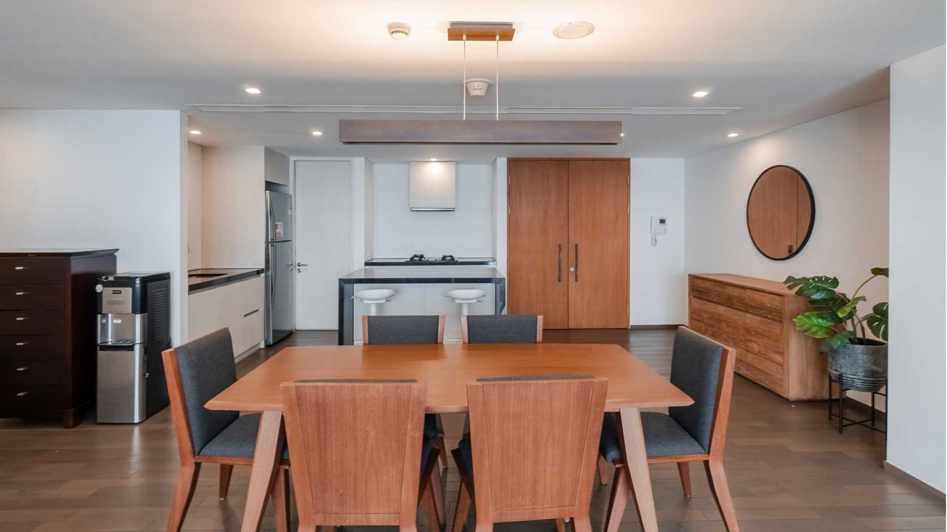 Two Verde Terraverde-3BR-Dining table