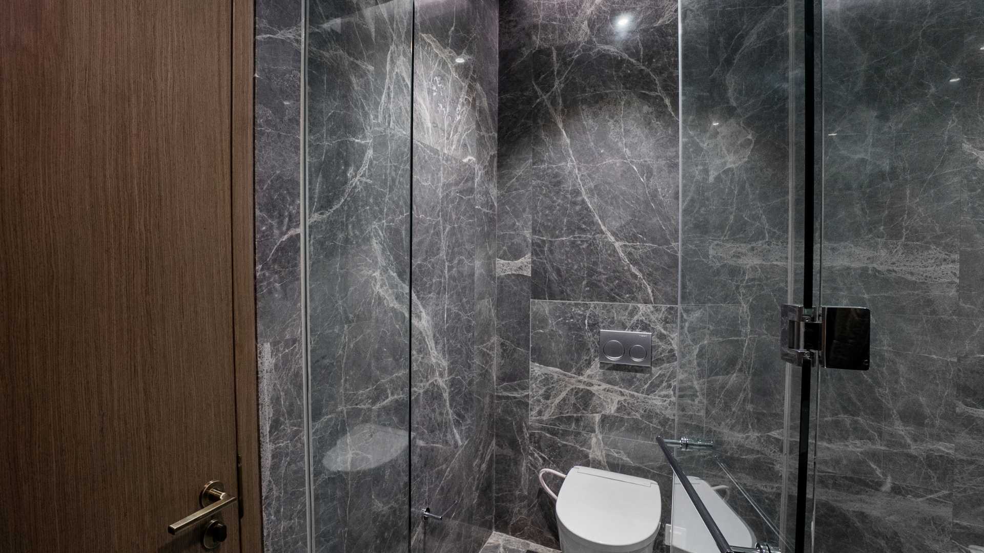 Executive 2BR Living at Verde Two