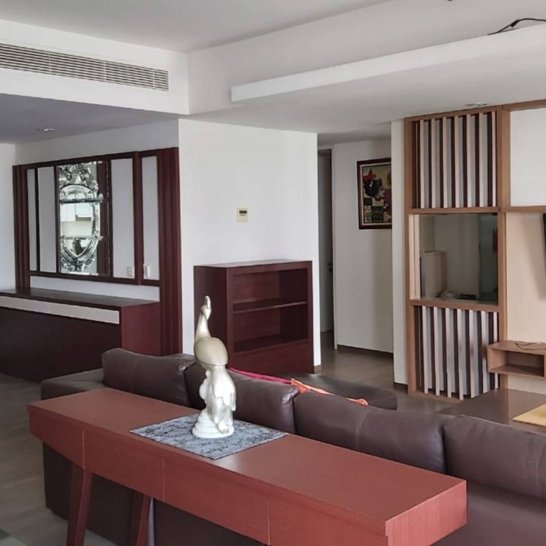 VERDE ONE-2BR-LIVING ROOM