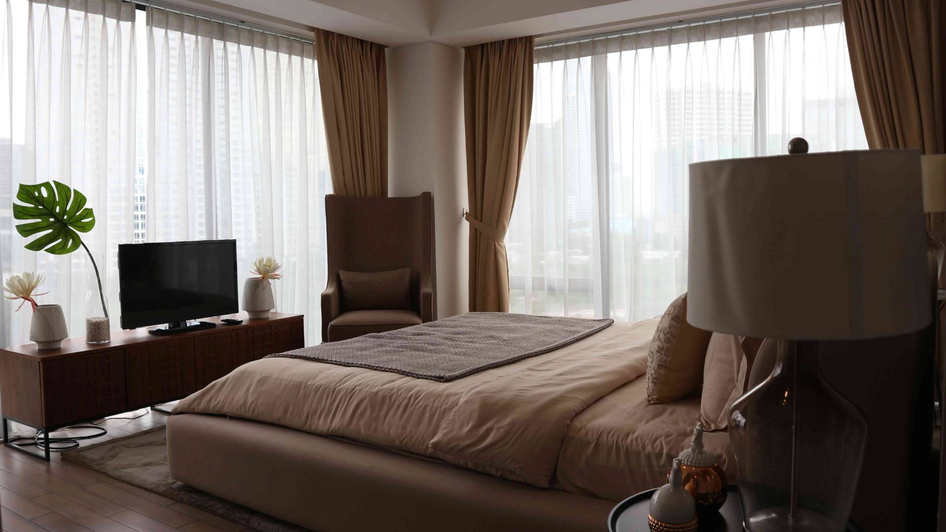 VERDE 0NE-3BR-BEDROOM 1