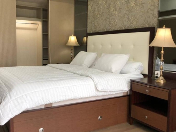 VERDE ONE-3BR-BEDROOM FROM WINDOW ANGLE