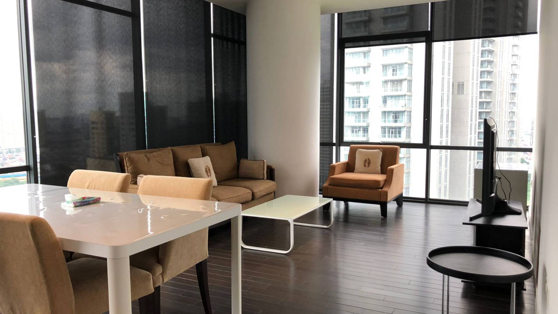 VERDE ONE-3BR-DINING & LIVING AREA VERDE ONE-3BR-DINING & LIVING AREA