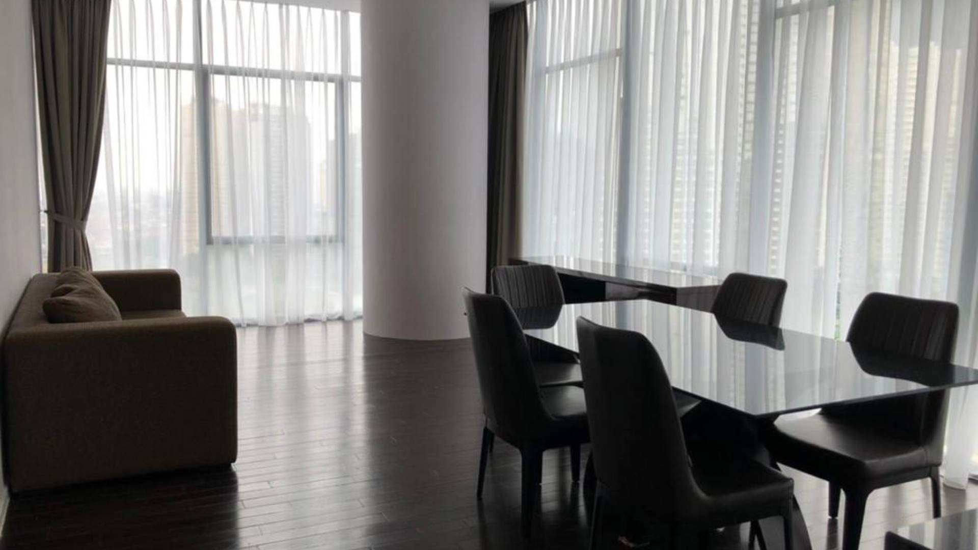 VERDE 0NE-3BR-DINING & LIVING AREA