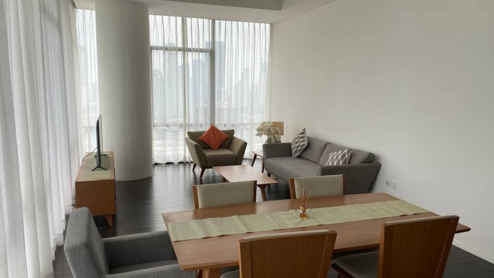 VERDE ONE-3BR-KITCHEN & LIVING AREA VERDE ONE-3BR-KITCHEN & LIVING AREA