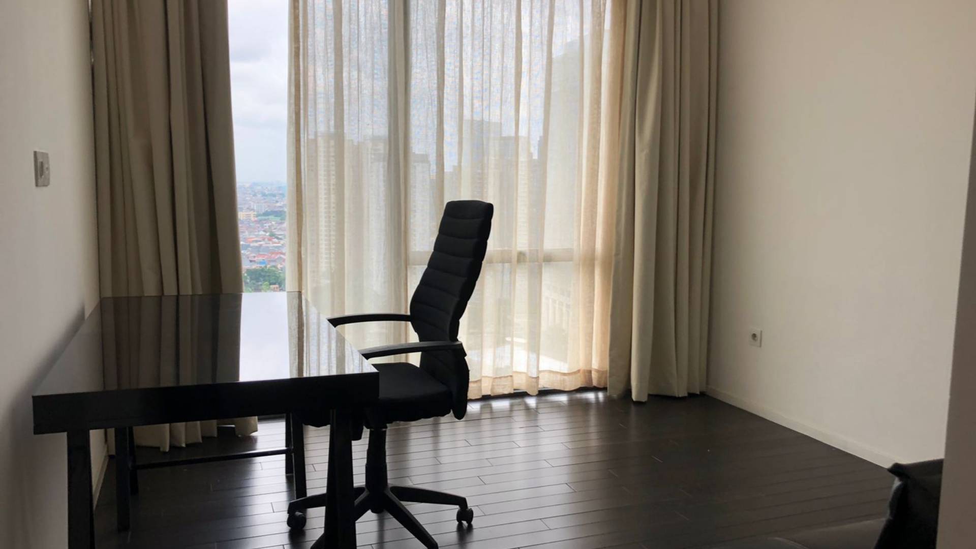 VERDE 0NE-3BR-ROOM OFFICE