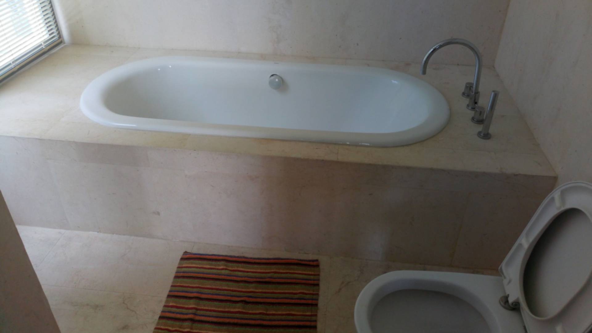 VERDE ONE-3BR-MASTER BATHROOM WITH BATHUB Verde One – Stylish 3BR Layout