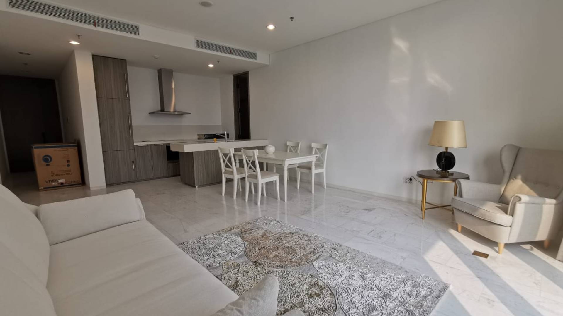 VERDE TWO-TERRAVERDE-2BR-LIVING & DINING AREA Established Luxury Residence at Verde Two