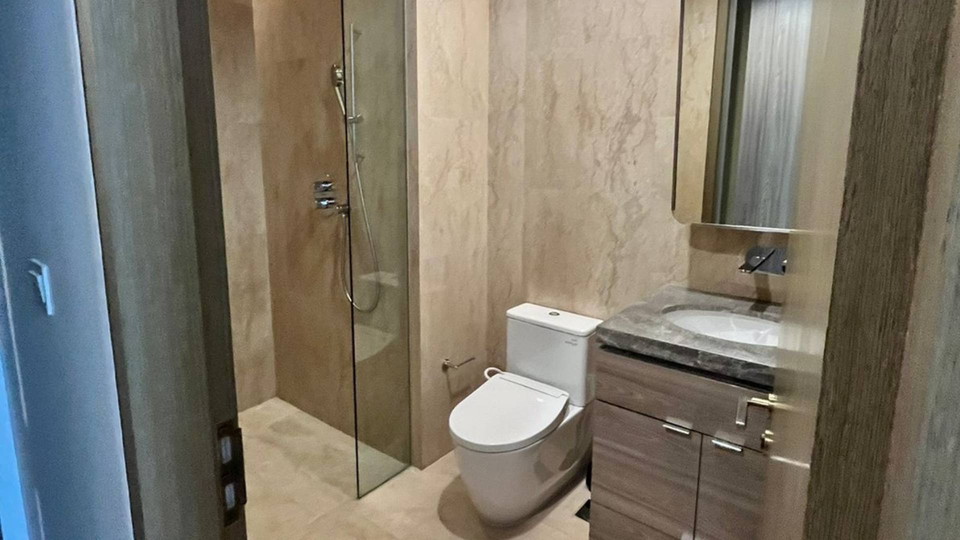 Refined 2BR Residence at Verde Two