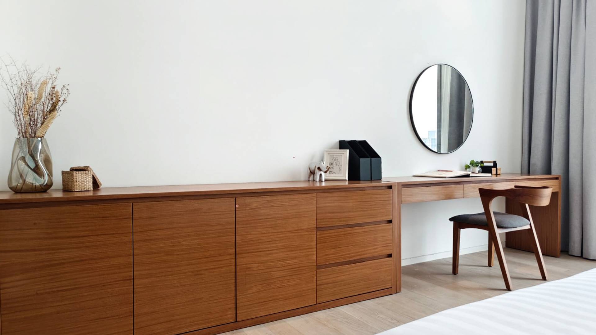 VERDE TWO-TERRAVERDE-2BR-STORAGE AND MAKEUP TABLE Premium 2BR Unit at Verde Two Jakarta