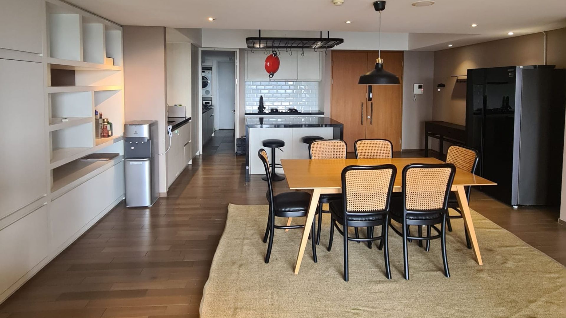 Verde One – 3BR – Dining Area and Kitchen Verde One - 3BR - Dining Area and Kitchen