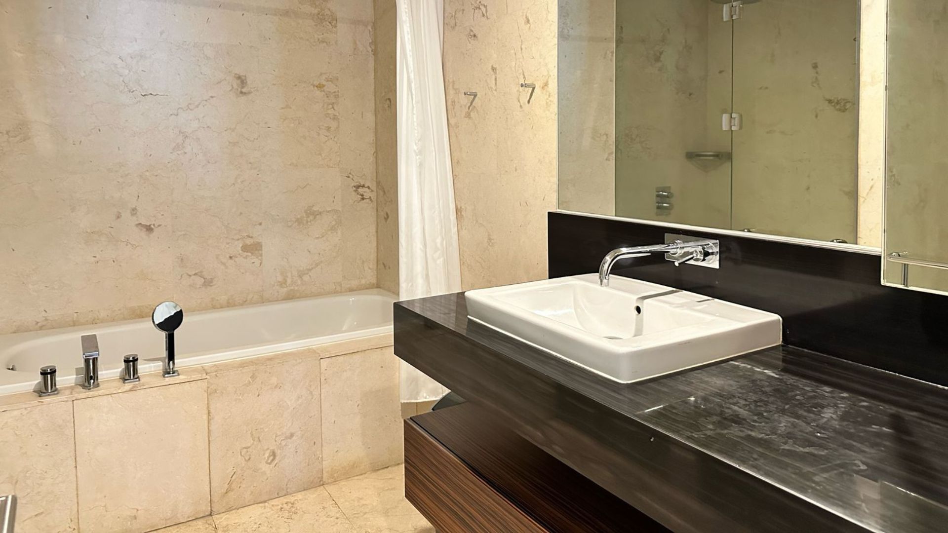 Verdeone – 3BR – Bathroom Smart 3BR Urban Residence at Verde One
