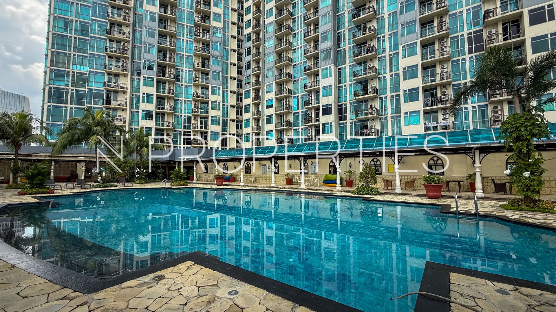 BELLAGIO RESIDENCE - SWIMMINGPOOL 2