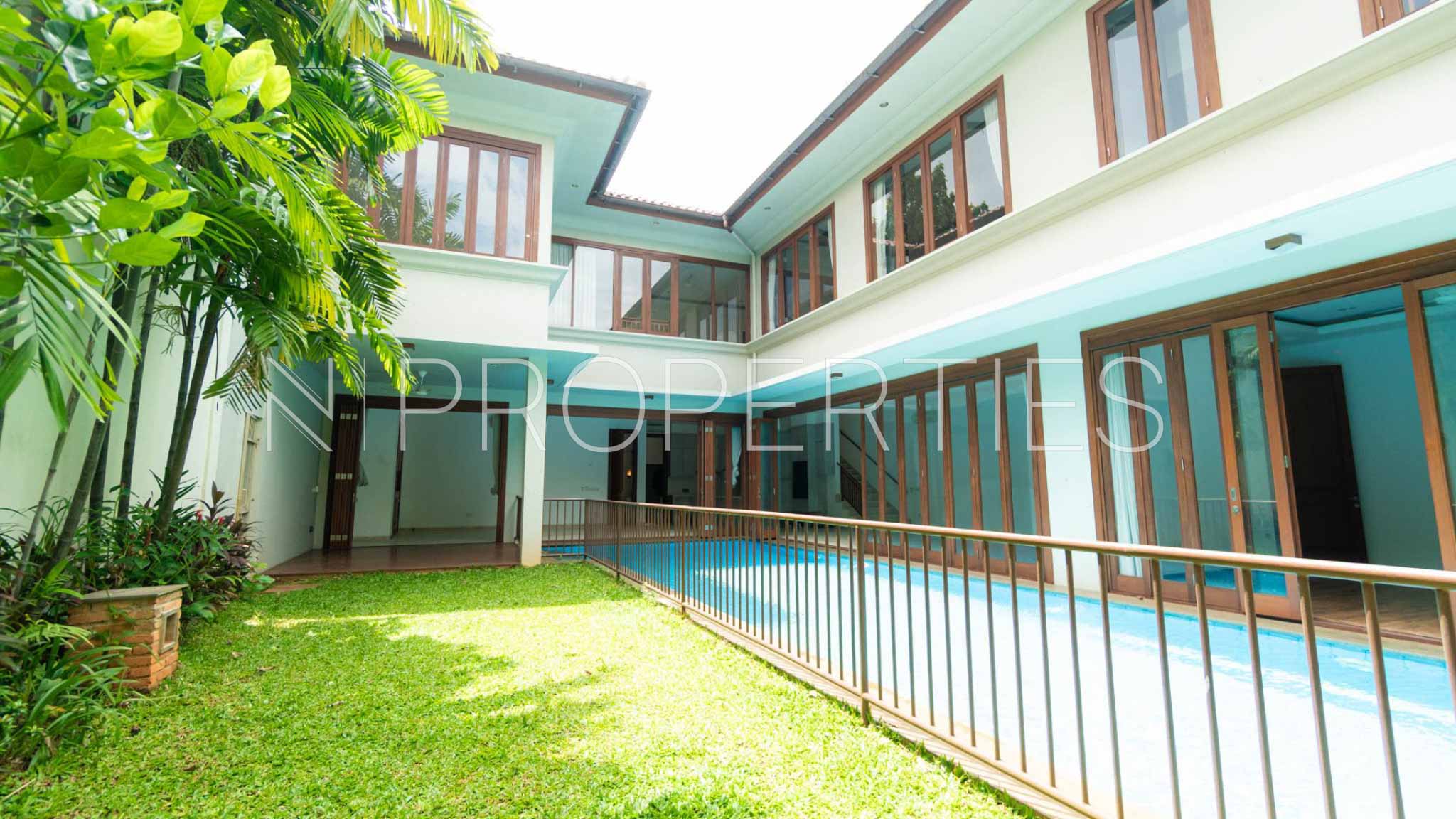 Benda Dalam 69-5BR-Backyard & Swimming Pool Large 5BR Compound at Cilandak