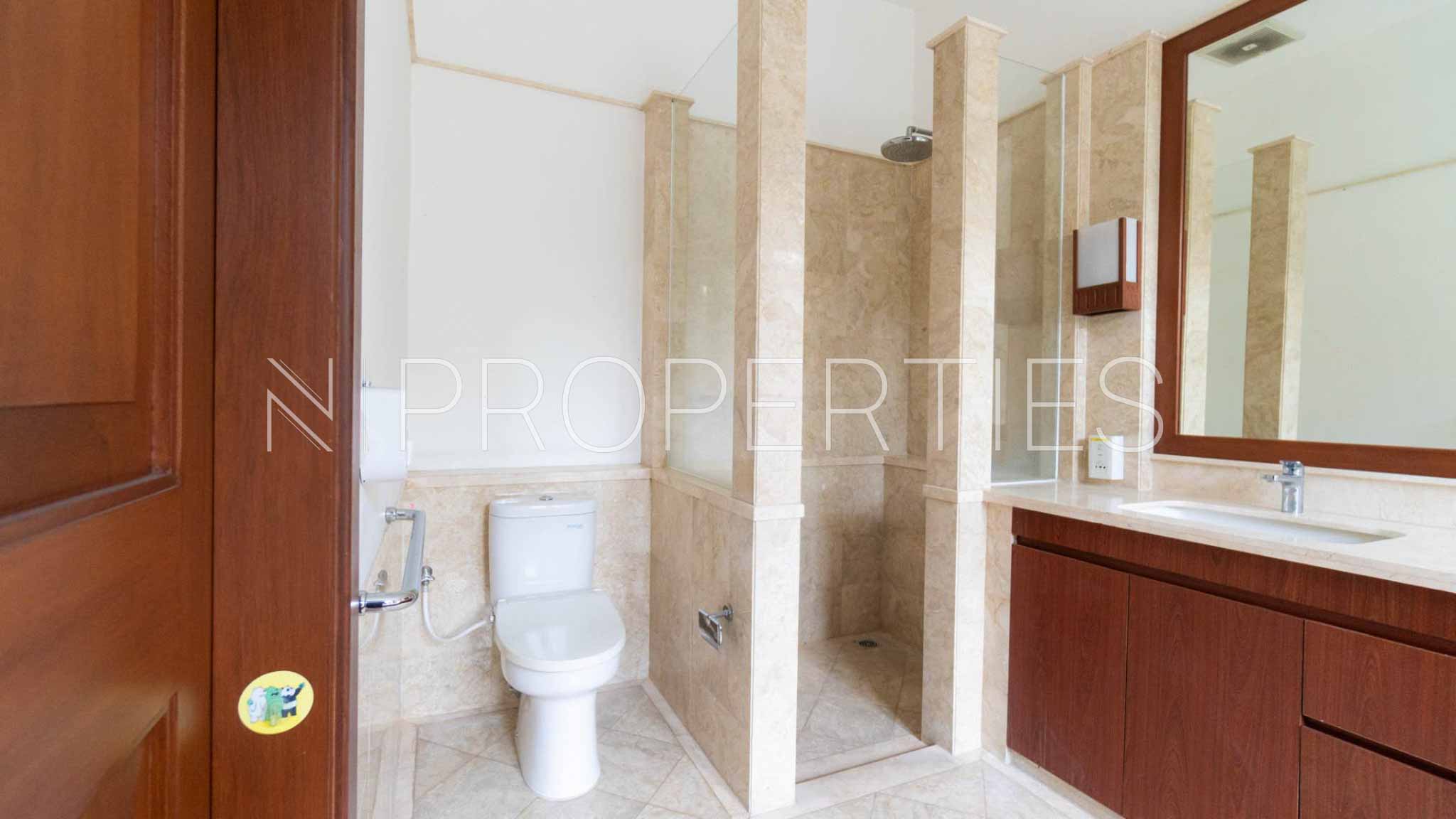 Benda Dalam 69-5BR-Bathroom 3 Large 5BR Compound at Cilandak