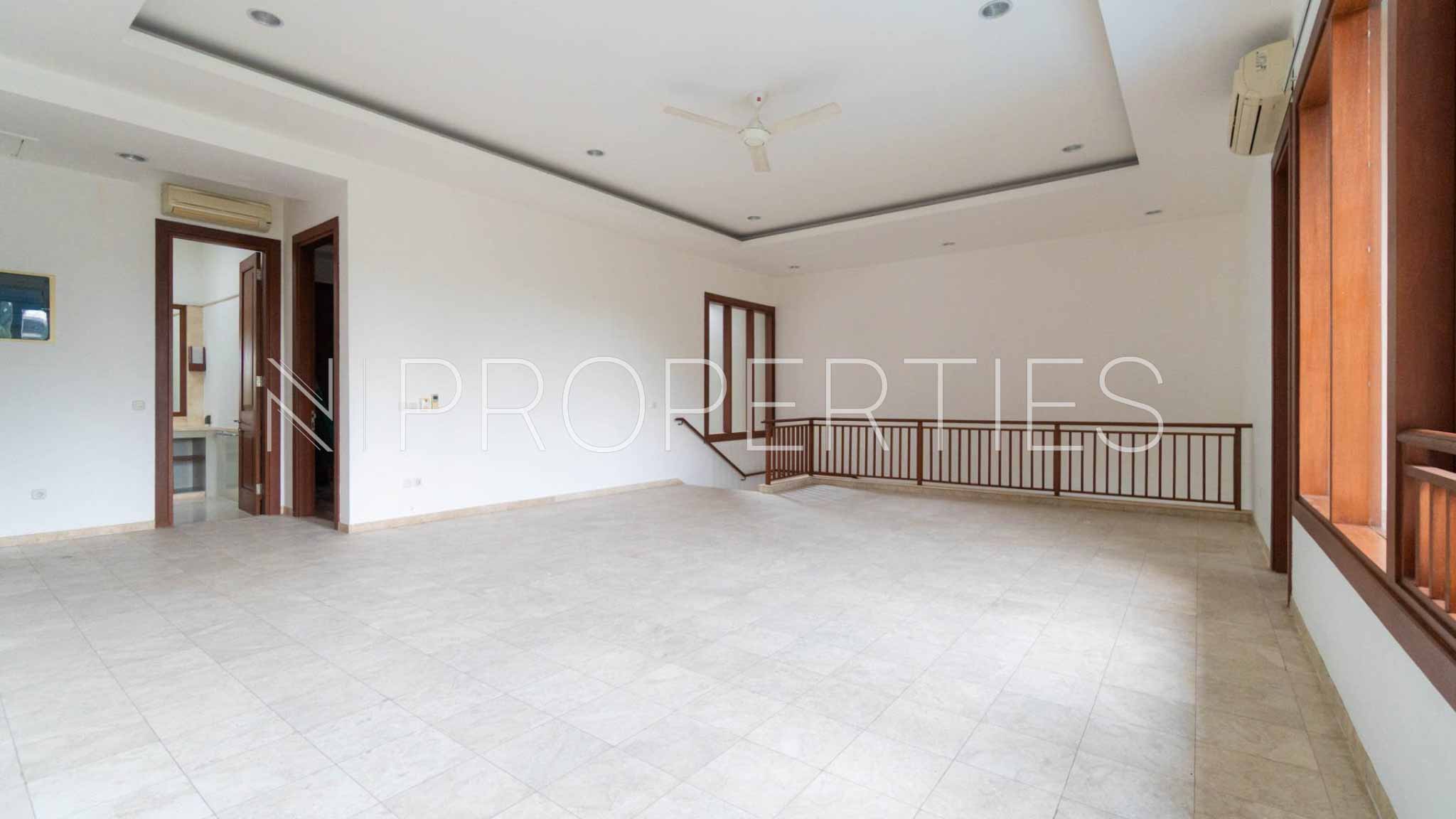Benda Dalam 69-5BR-Second Living Area Large 5BR Compound at Cilandak