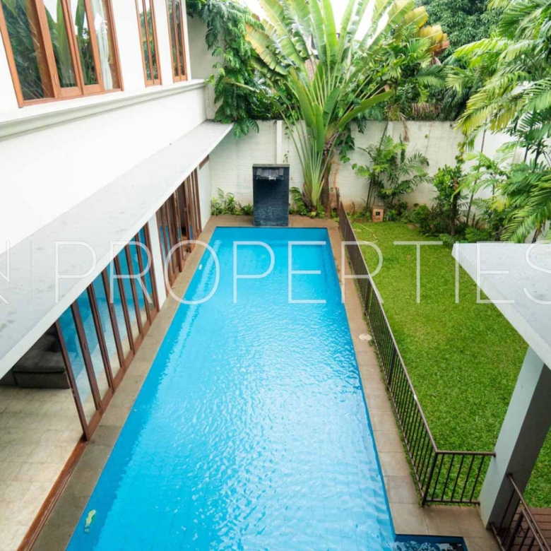 Benda Dalam 69-5BR-Swimming Pool from Second Floor