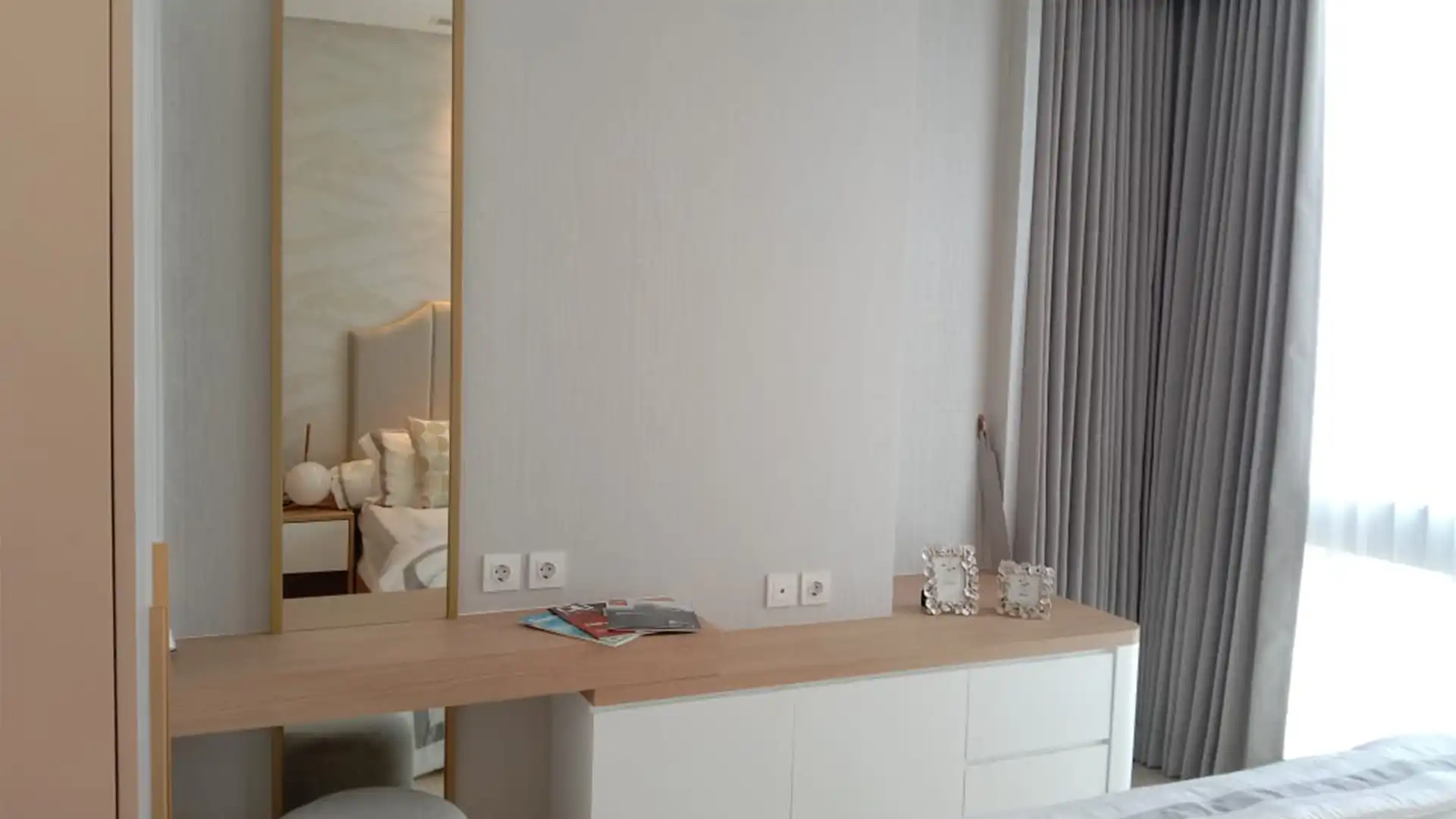 Capital Residence-3BR-Table Storage The Capital Residence – Premium 3BR Apartment