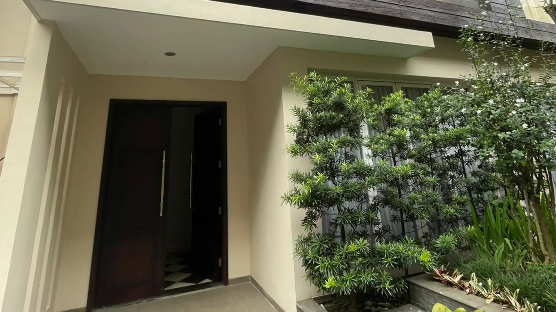 Modern Style 3BR House at Kemang