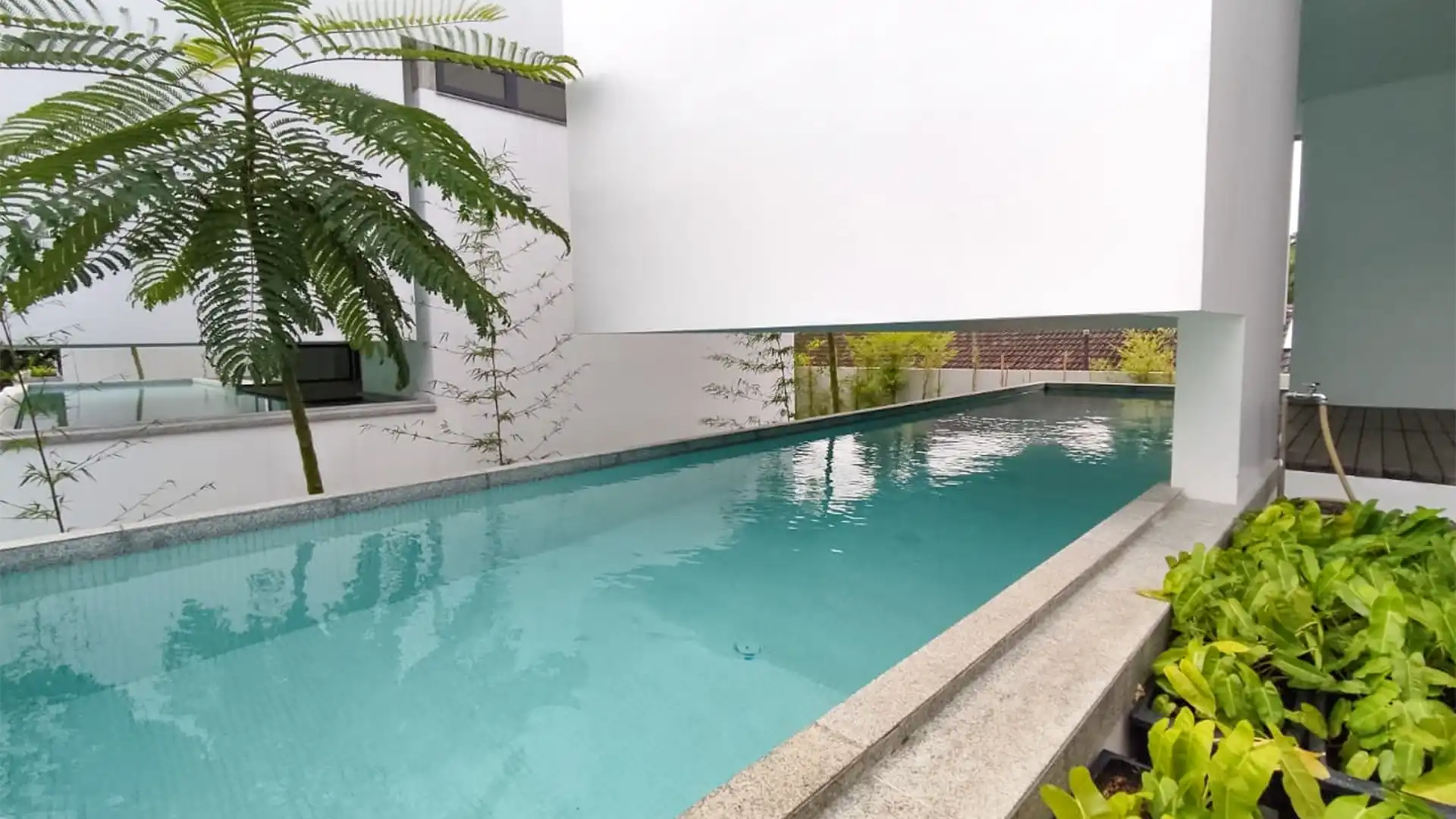 Comfortable 3BR Family Home at Cilandak