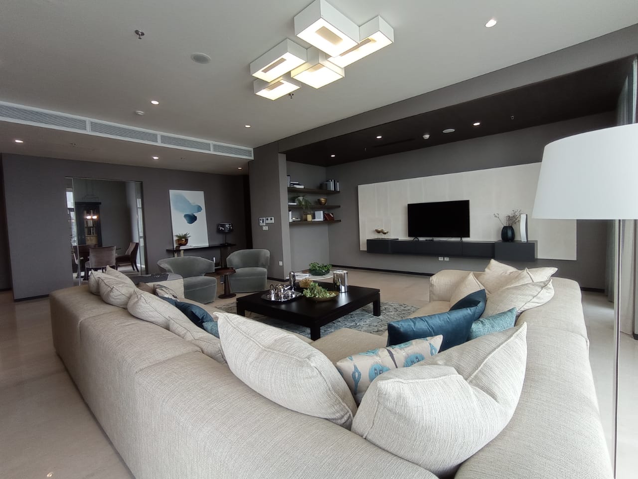 Copy of Verde Two-Monte 4BR-Living Area Ultra-Spacious 4BR at Verde Two