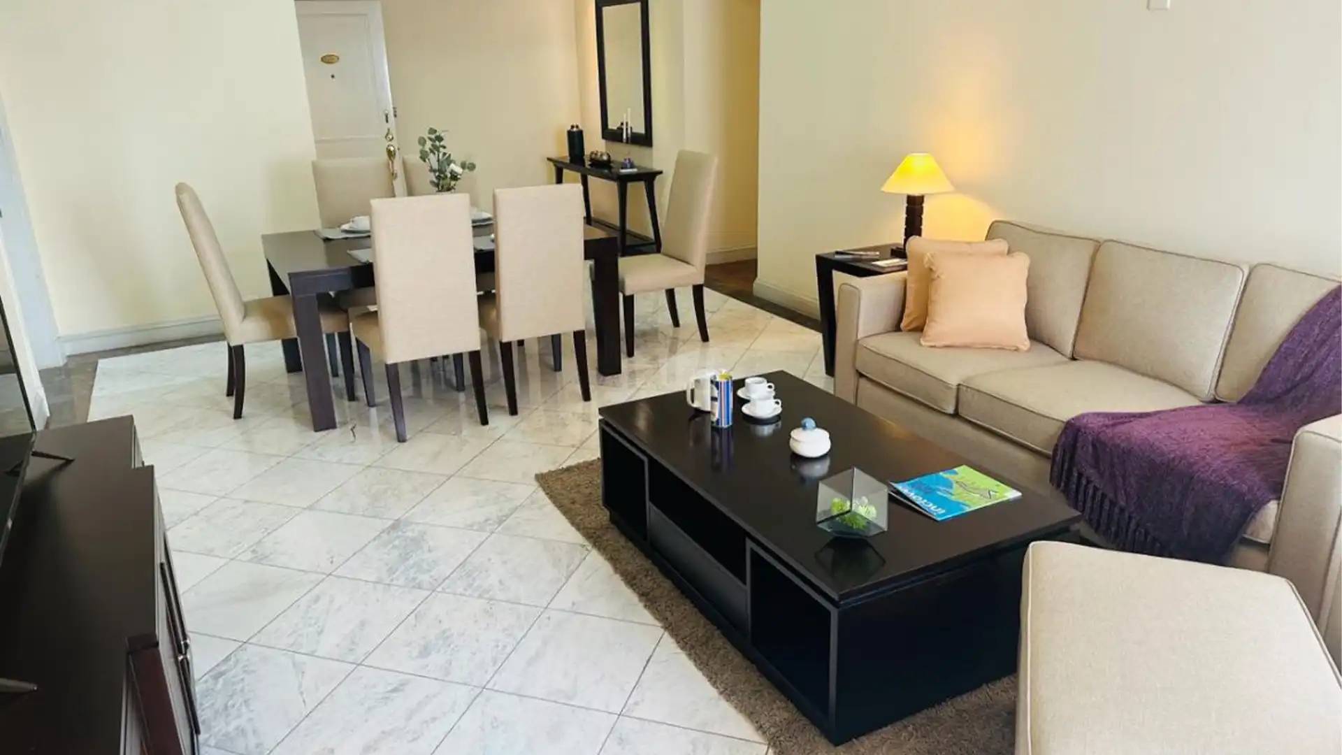 Executive Menteng-3BR-Living Area Menteng Executive – Luxury 3BR Serviced Apartment
