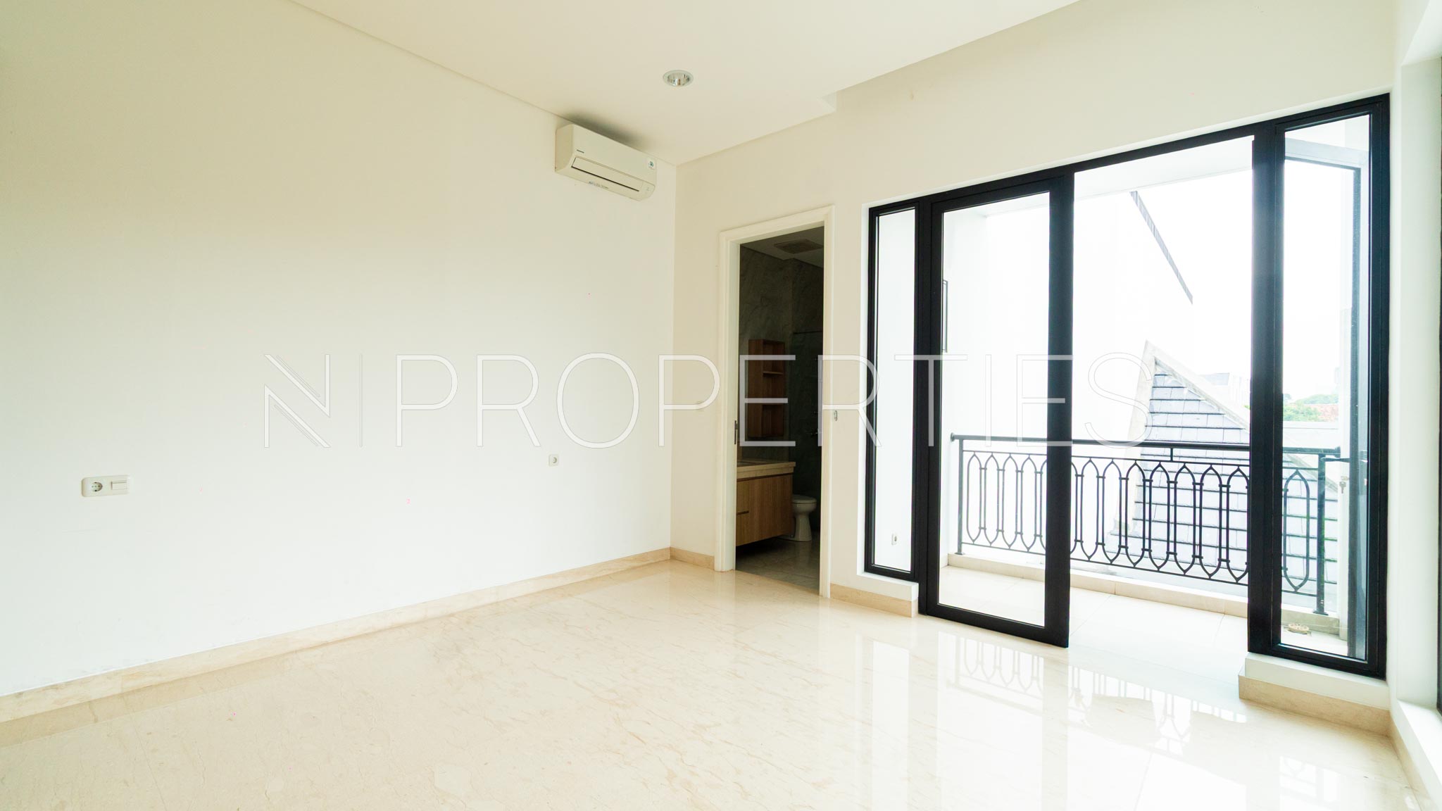 Grand 5BR Private Residence at Cilandak