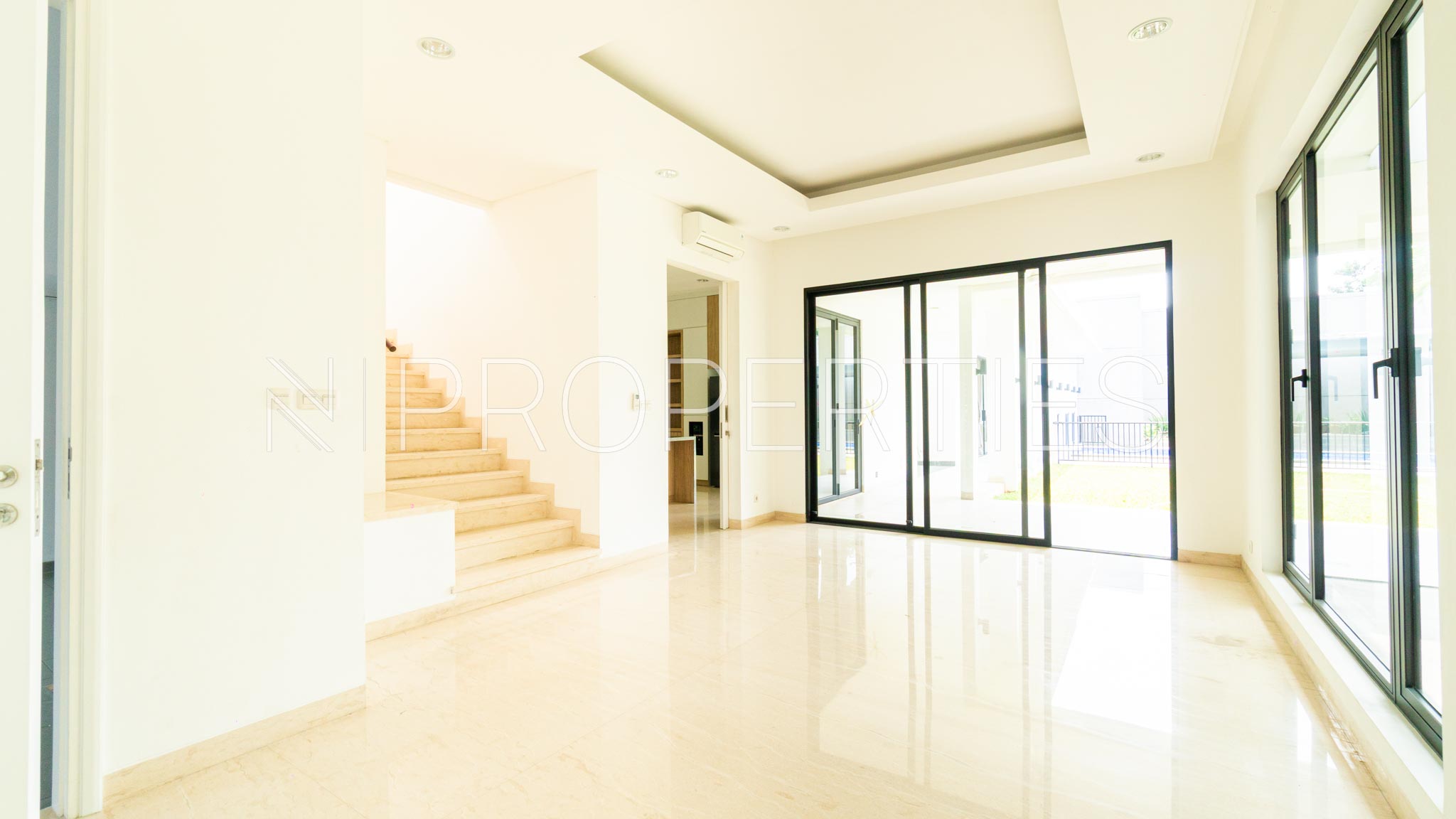 Grand 5BR Private Residence at Cilandak