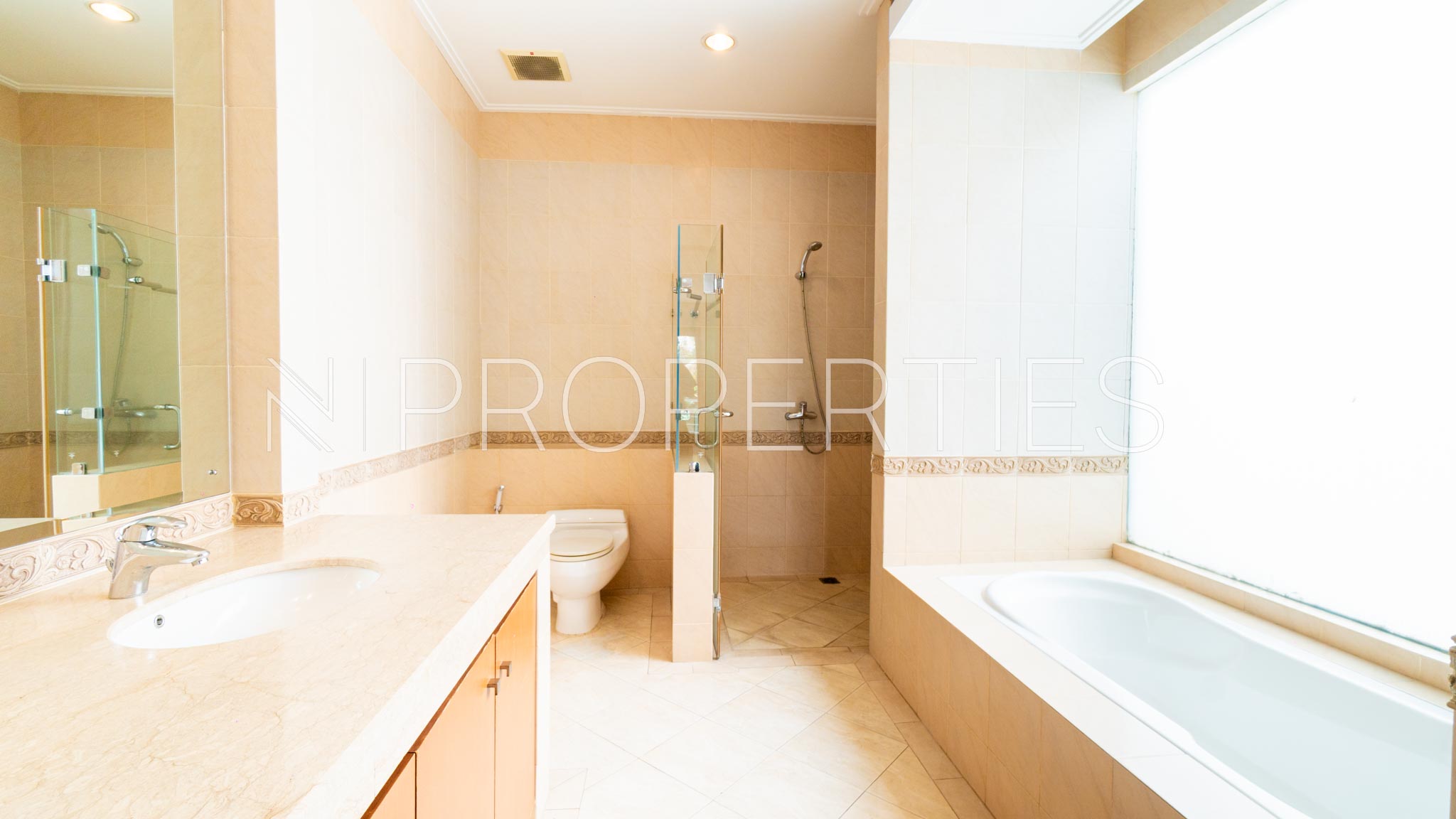 Expansive 5BR House at Kemang