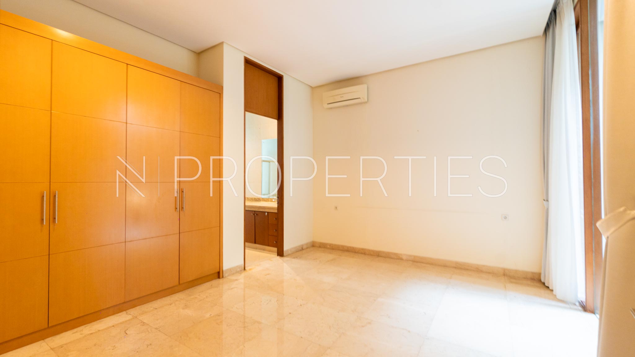 Expansive 5BR House at Kemang