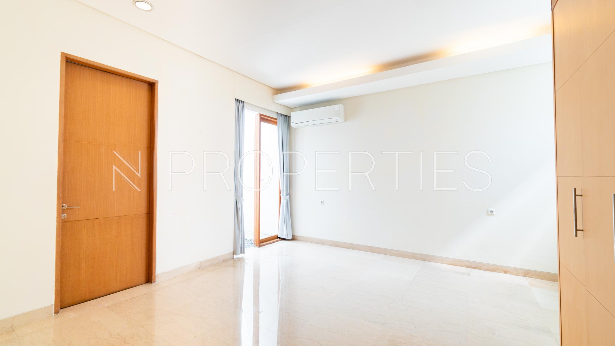 Expansive 5BR House at Kemang