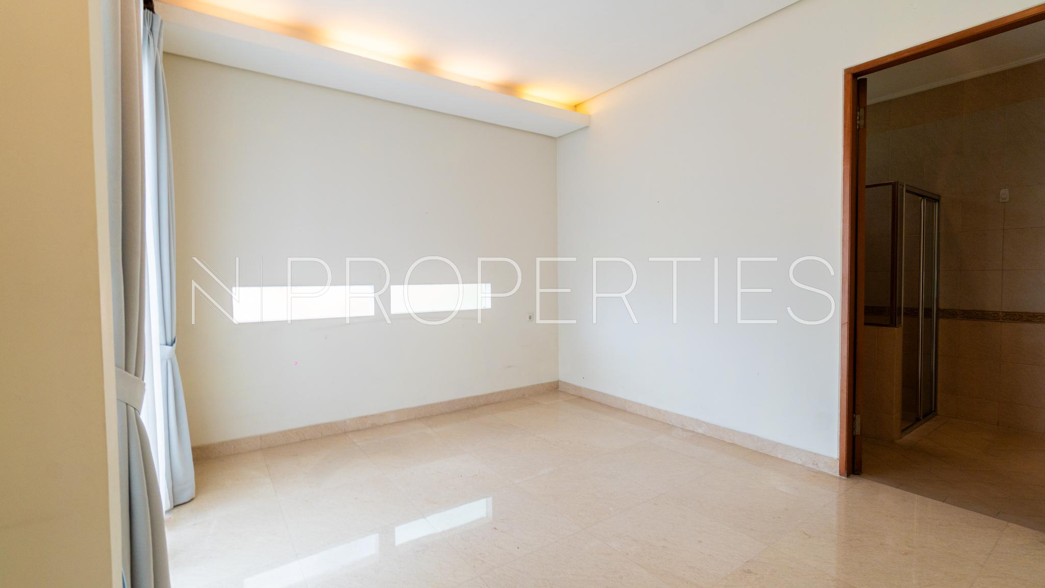 Expansive 5BR House at Kemang