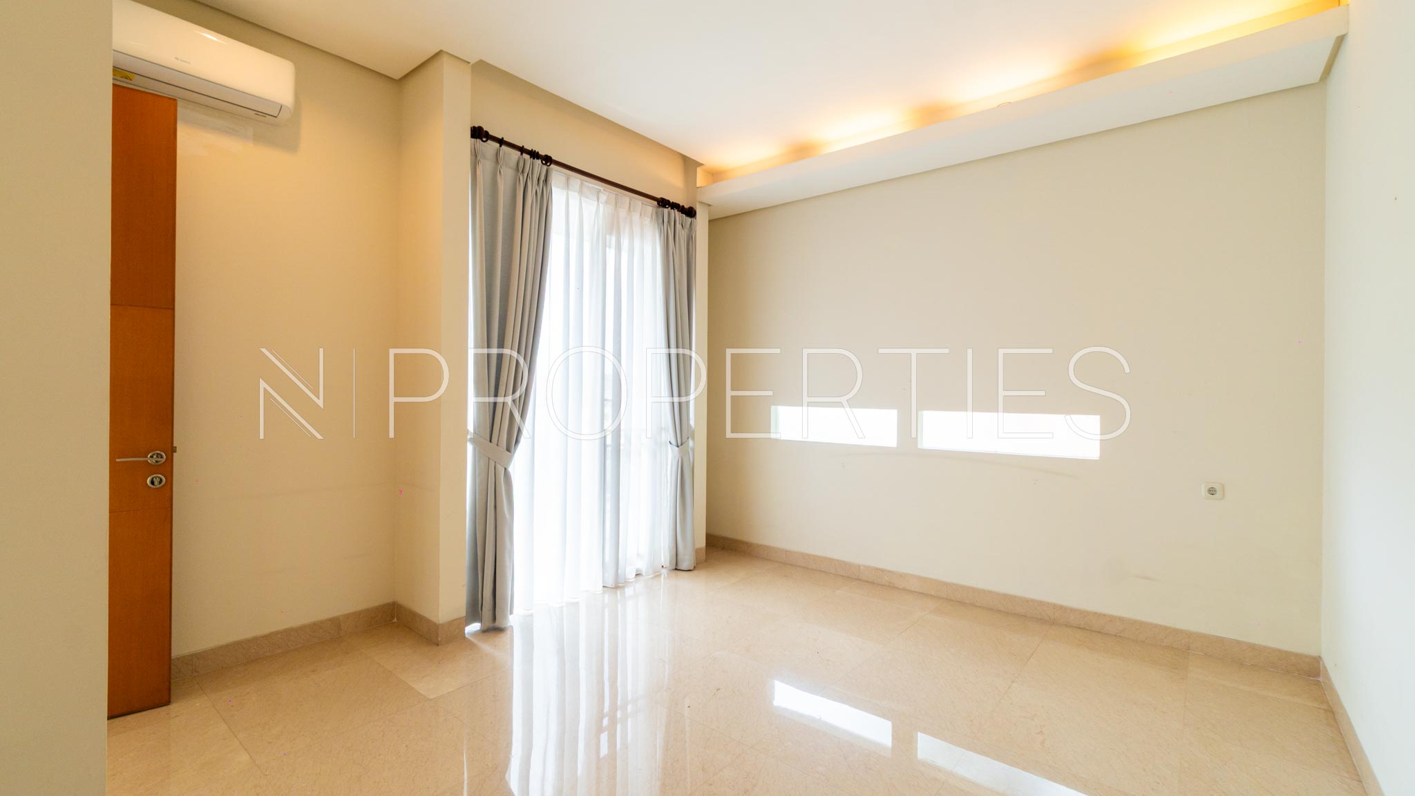 Expansive 5BR House at Kemang