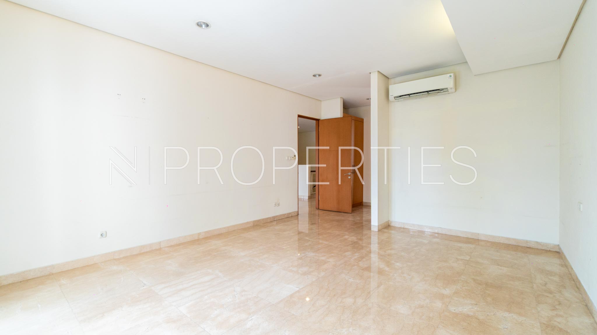 Expansive 5BR House at Kemang