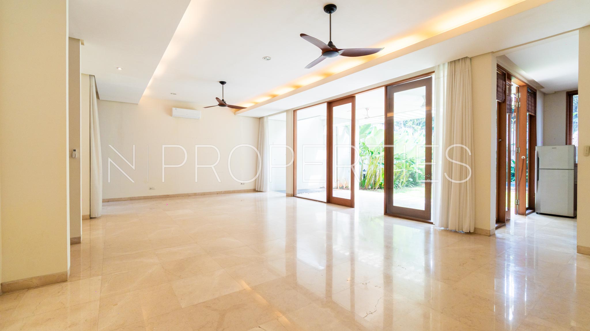 Expansive 5BR House at Kemang