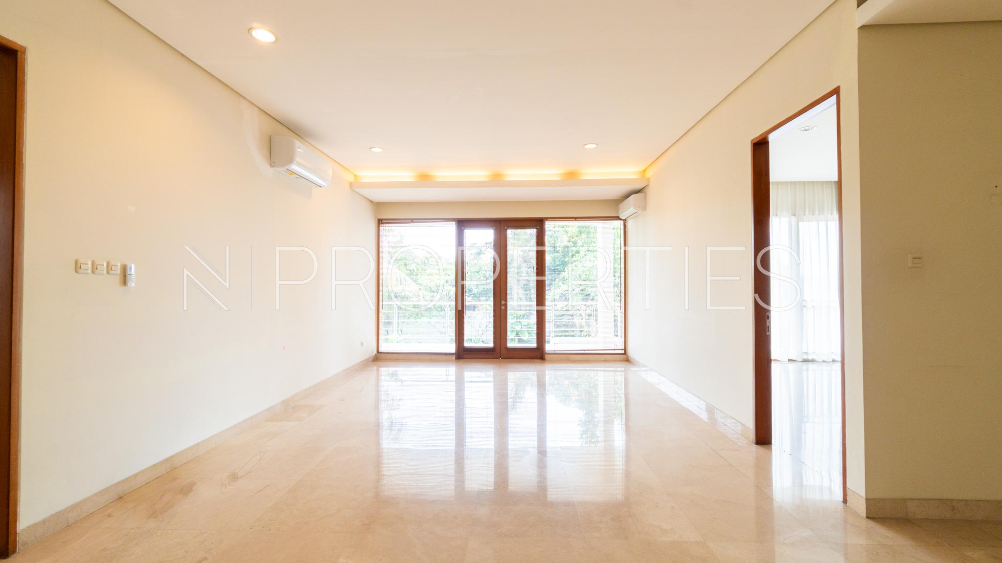 Expansive 5BR House at Kemang