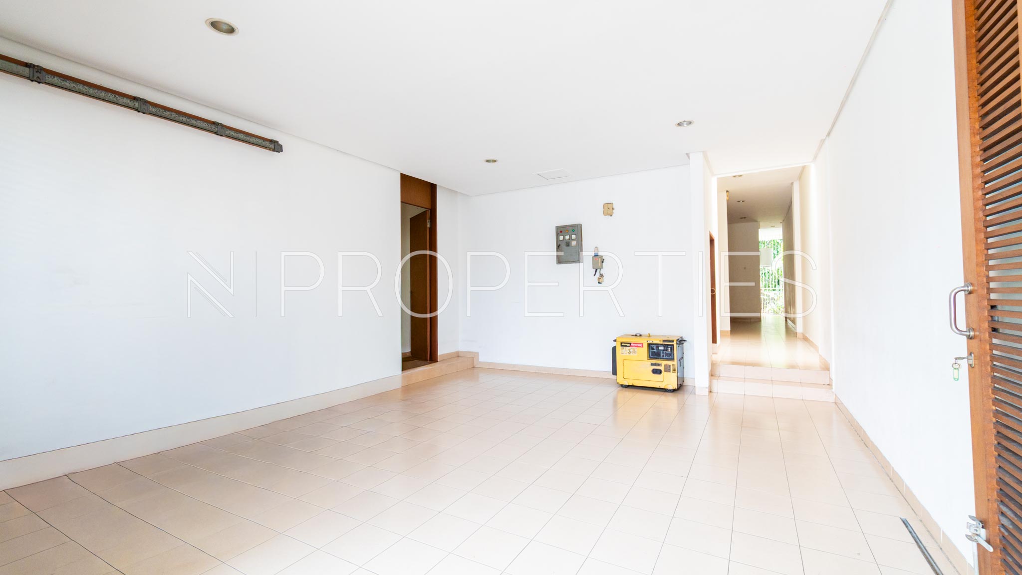 Expansive 5BR House at Kemang