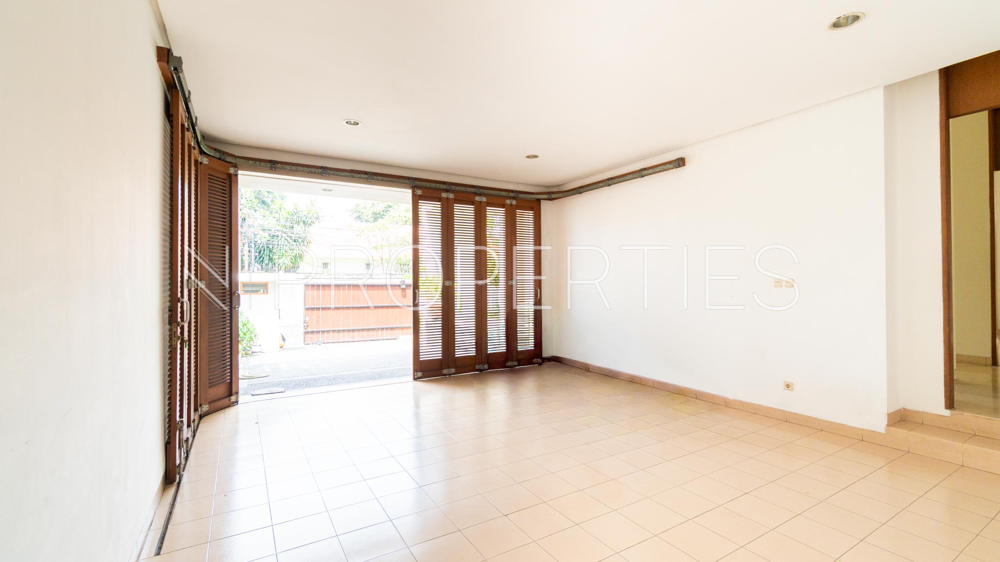 Expansive 5BR House at Kemang