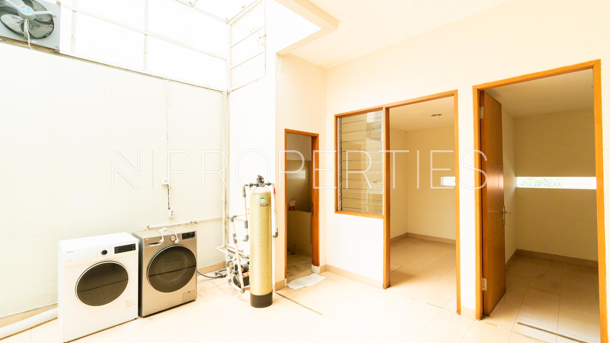 Expansive 5BR House at Kemang