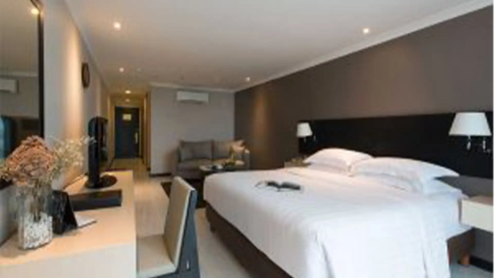 KRISTAL-T2-F9-1BR-Bedroom another angle Hotel Kristal – Compact 1BR Apartment