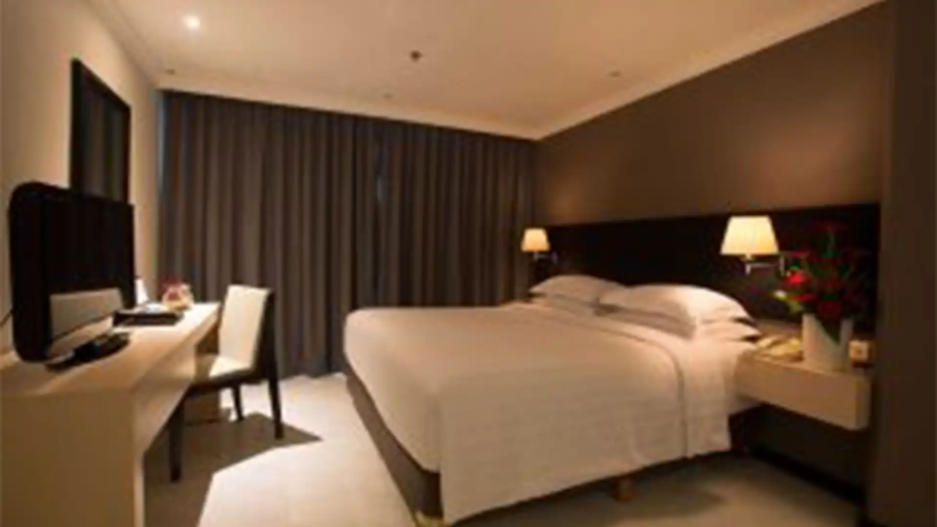 KRISTAL-T2-F9-1BR-Bedroom Hotel Kristal – Compact 1BR Apartment