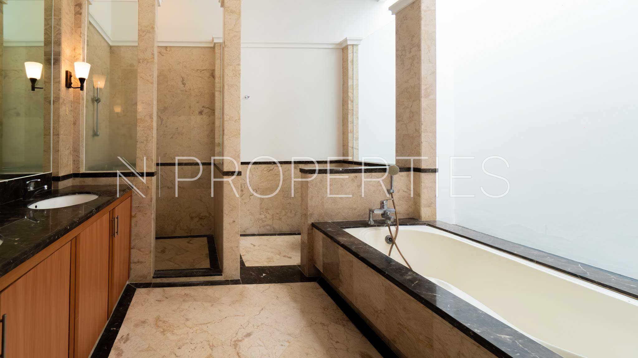 Kecapi 8-4BR-Bathroom 1 Spacious 4BR Compound – Kecapi 8 Pejaten