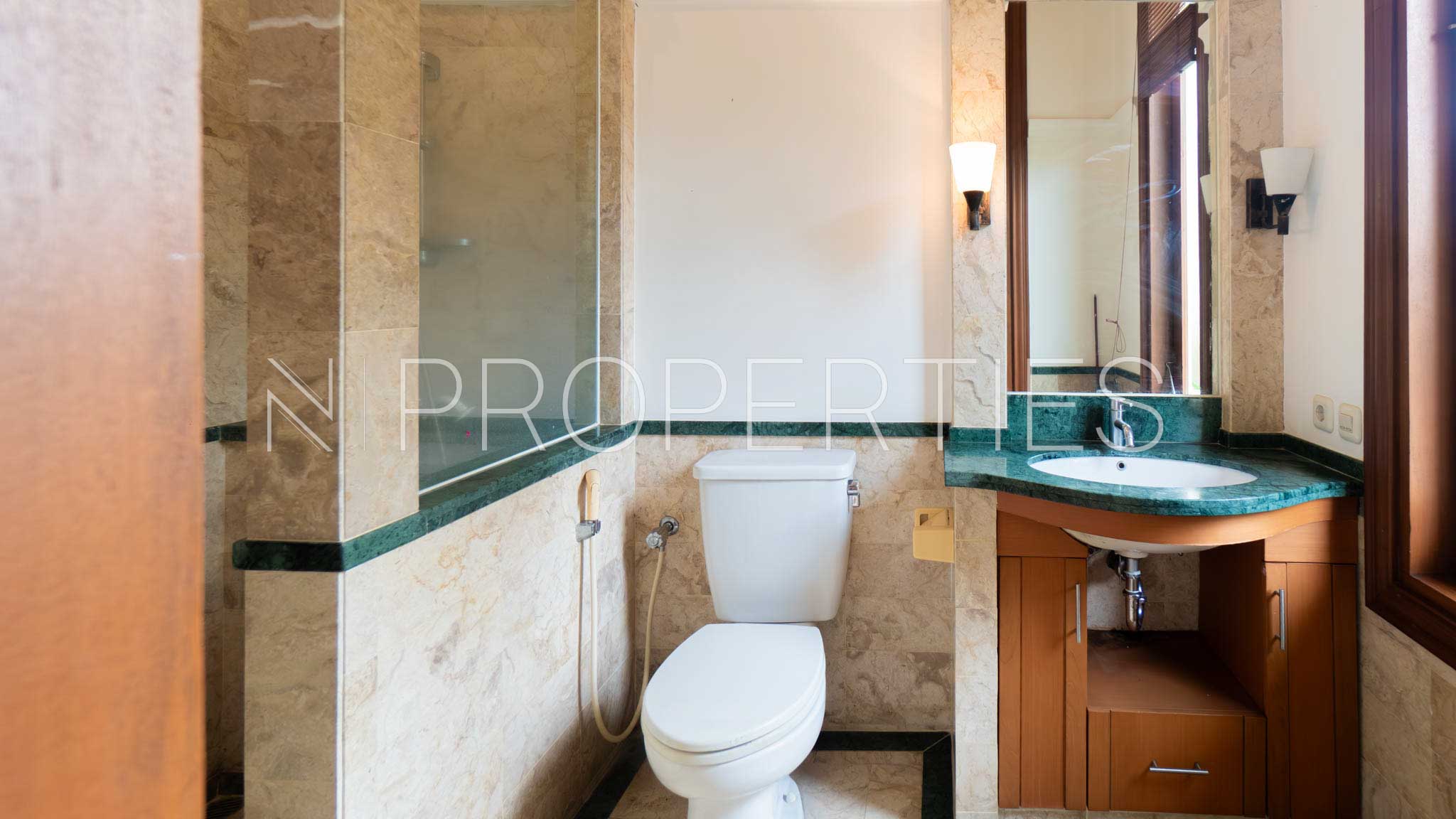 Kecapi 8-4BR-Bathroom 2 Spacious 4BR Compound – Kecapi 8 Pejaten