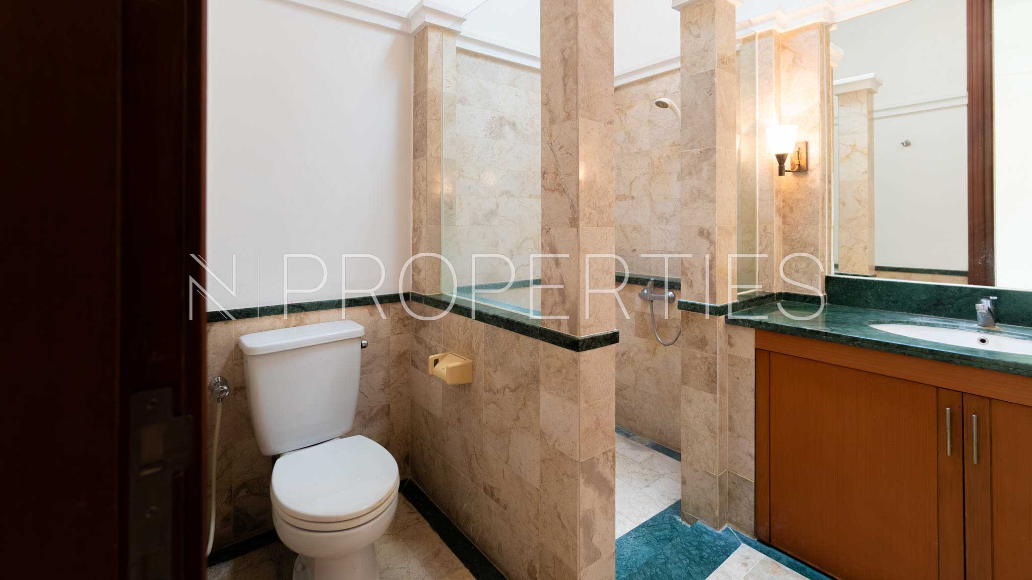 Kecapi 8-4BR-Bathroom Spacious 4BR Compound – Kecapi 8 Pejaten