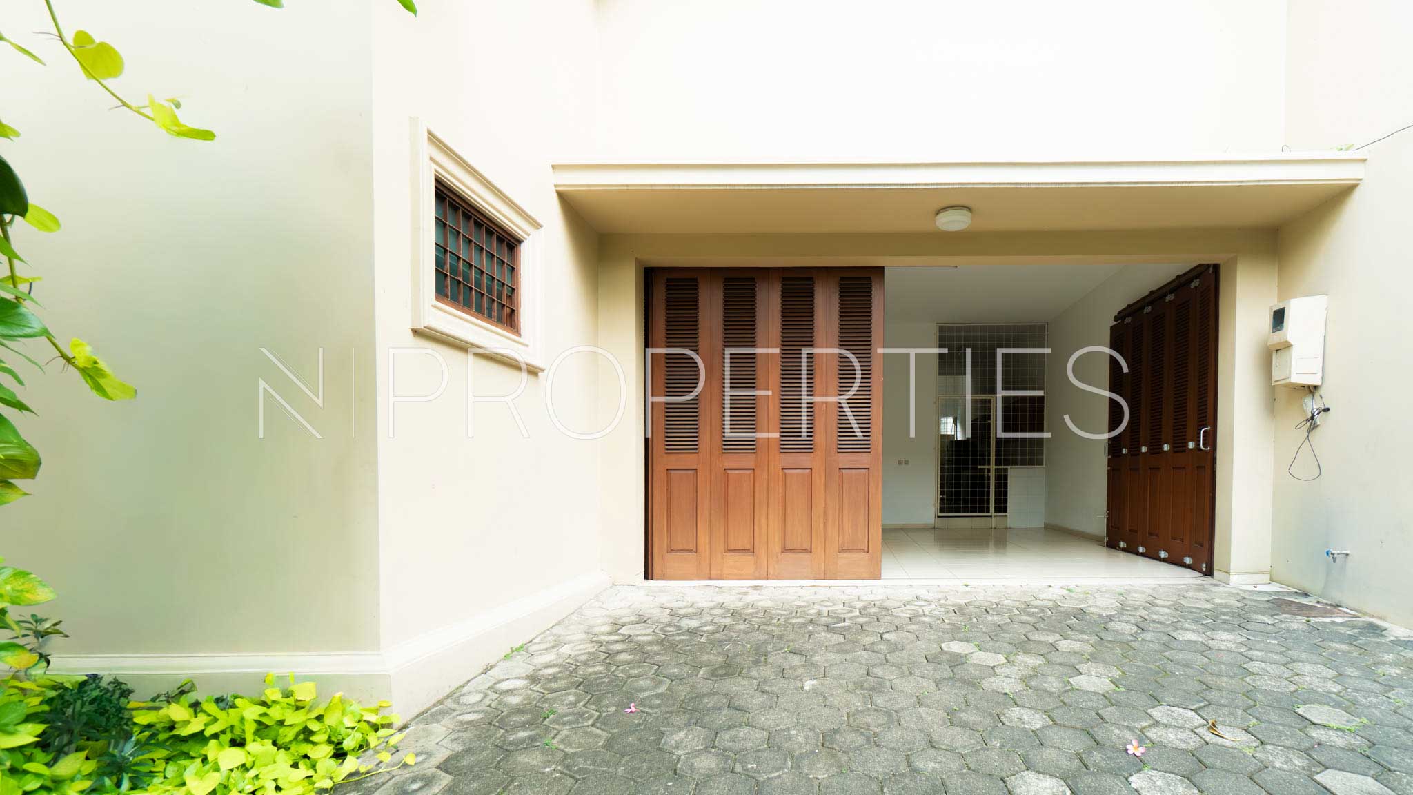 Kecapi 8-4BR-Garage Spacious 4BR Compound – Kecapi 8 Pejaten